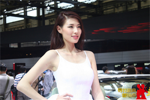 The night market and bar culture in the mist